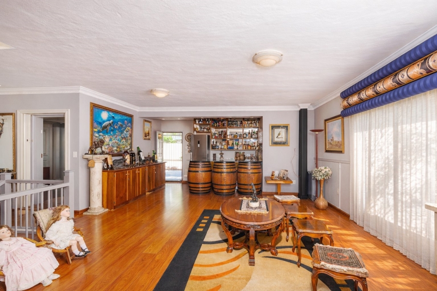 5 Bedroom Property for Sale in Meerhof North West